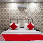 Hotel O Mannat Near Pacific Mall Tagore Garden